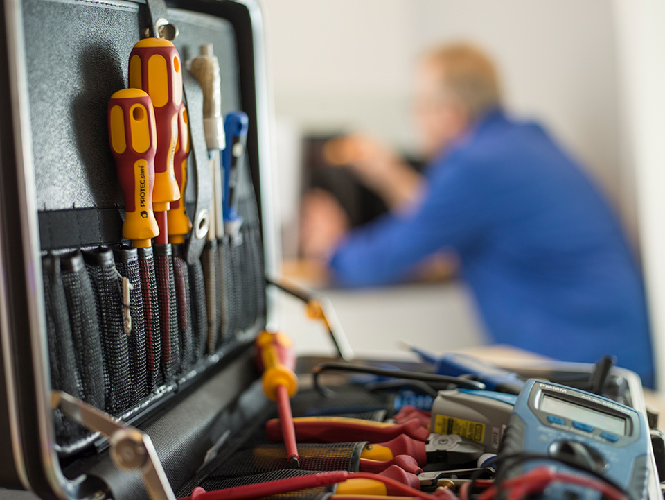 C F022411 bei Elektro Tischler Reinhard in Oberschneiding