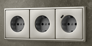 SCHUKO® Steckdosen mit USB bei Elektro Tischler Reinhard in Oberschneiding