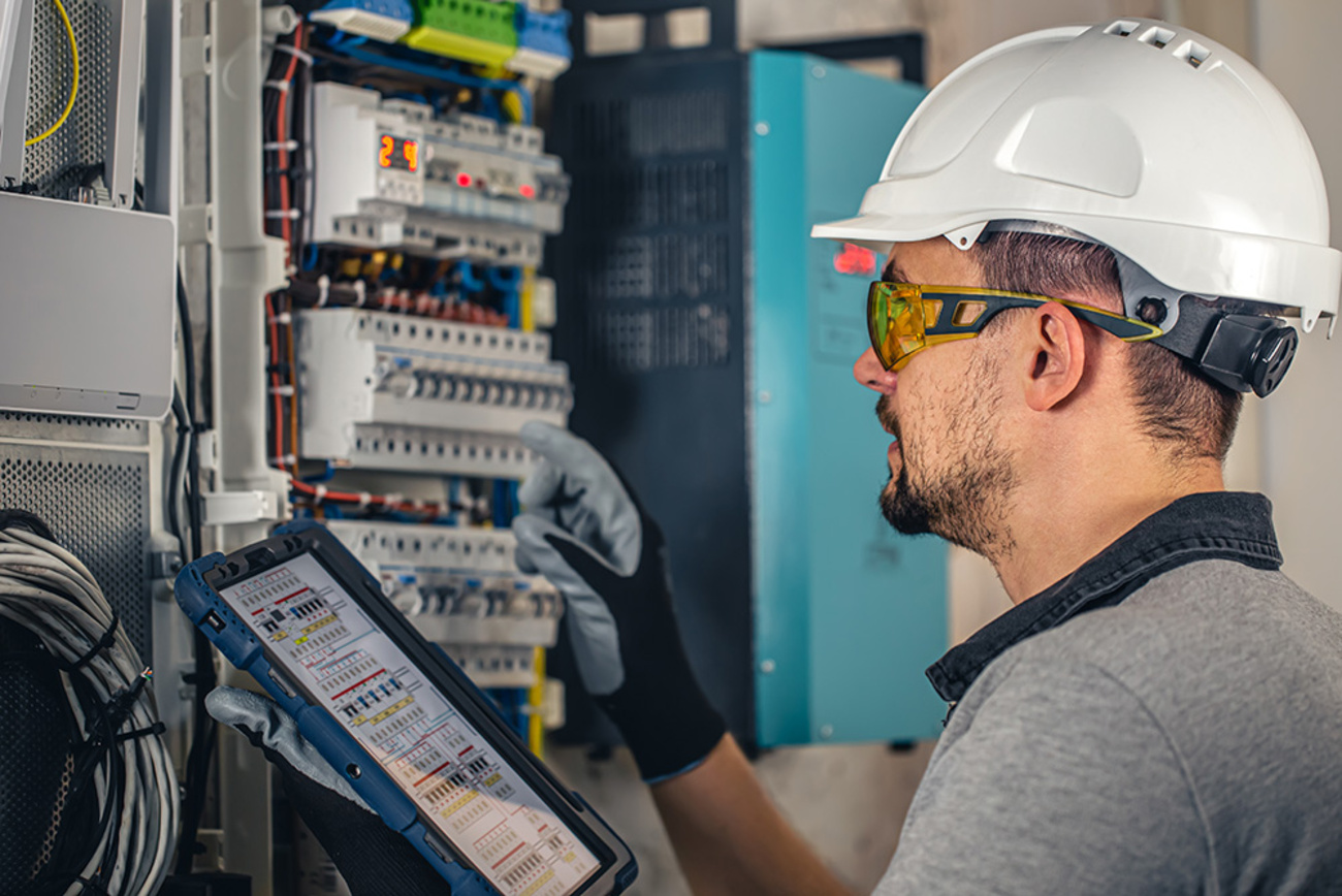 Industrie und Gewerbe bei Elektro Tischler Reinhard in Oberschneiding