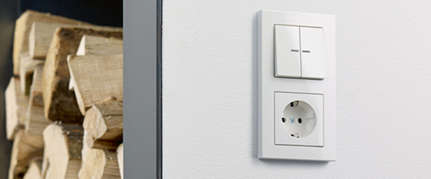 JUNG KNX Taster F 10 bei Elektro Tischler Reinhard in Oberschneiding